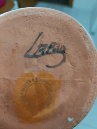 Jarrón antiguo blanco con asas