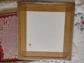 Cuadros con pañuelo bordado a mano Richelieu