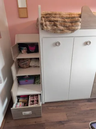 Dormitorio infantil juvenil compacto y completo.