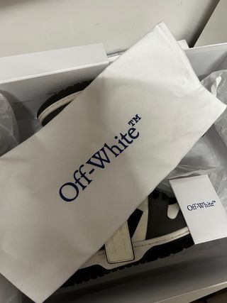 Scarpe Off-White out of office