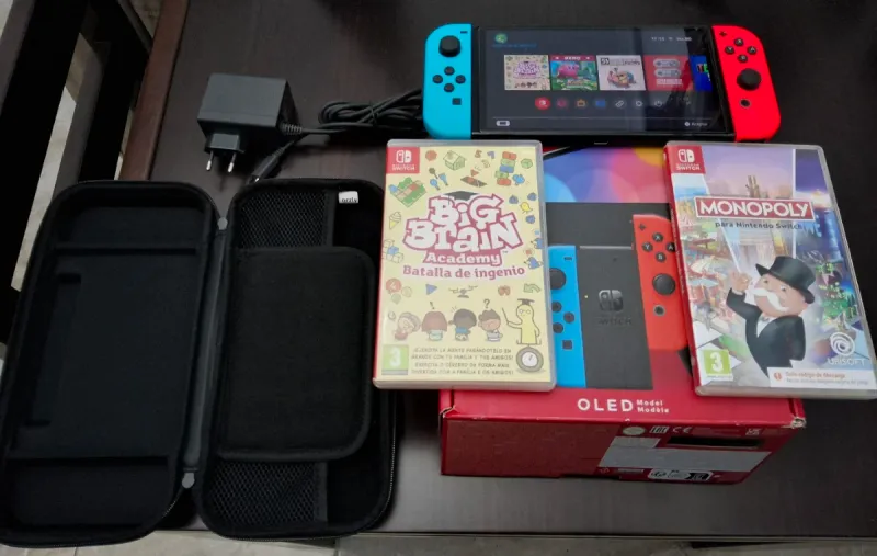 Nintendo Switch OLED Azul y Roja