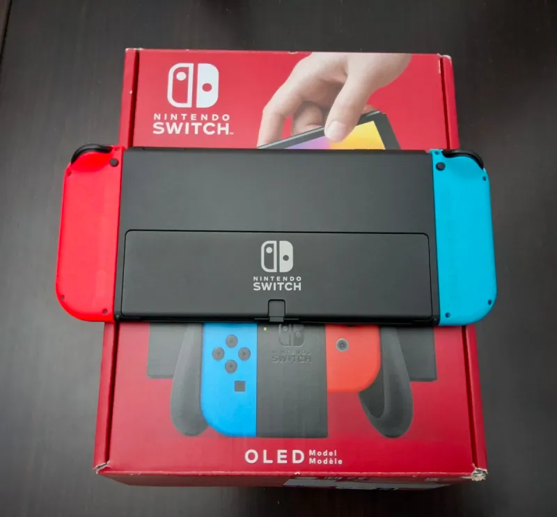 Nintendo Switch OLED Azul y Roja afbeelding 4