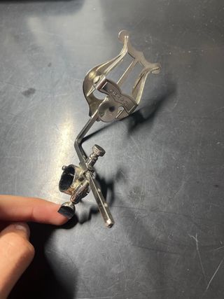 Atril para corneta OBRAC