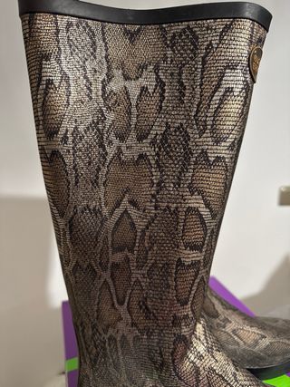 Botas de agua Gioseppo doradas serpiente
