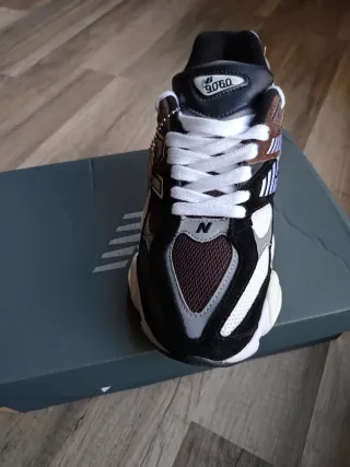 Tênis New Balance 9060