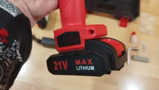 NUEVA!,Potente tijera inalámbricas 2 baterías 21V