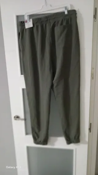 Pantalón chándal verde militar