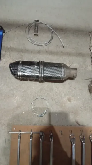 Escape Akrapovič Negro/Plateado