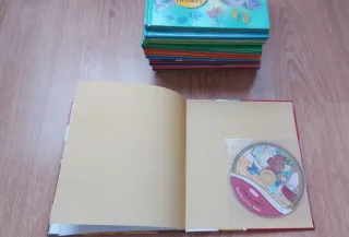 Colección de 12 cuentos con olores y 1 con cd