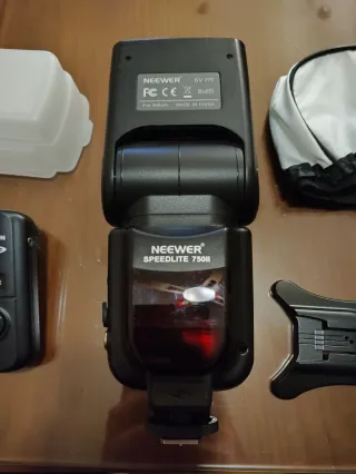 Flash Neewer Speedlite 750II + accesorios