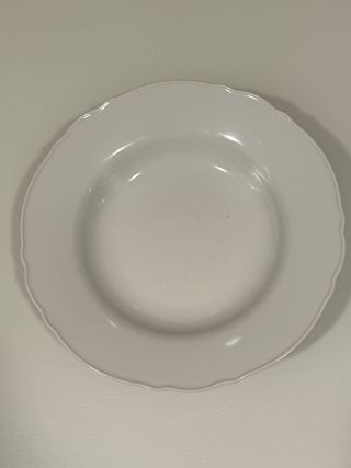 Vajilla de porcelana blanca