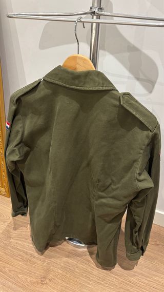 Chaqueta militar con bandera Holanda