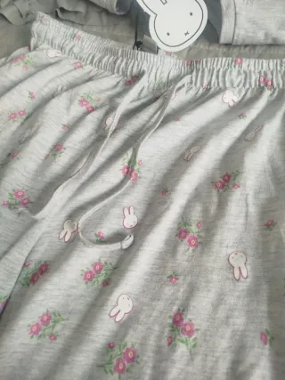 Nuevo. Pijama mujer Miffy