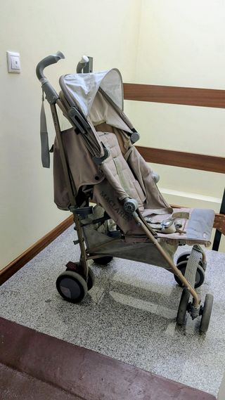 Silla de paseo Maclaren con plástico de lluvia
