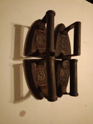 Planchas antiguas de hierro fundido