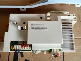 Placa electrónica de lavadora Ariston WMG 823