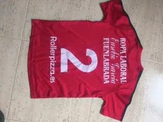 Camiseta deportiva Joma roja y negra