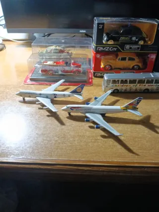 Coches y Aviones en Miniatura de metal