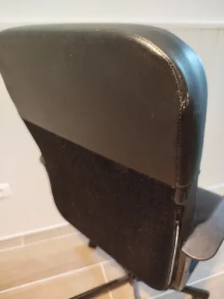 Silla de oficina negra