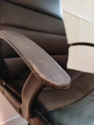 Silla de oficina negra