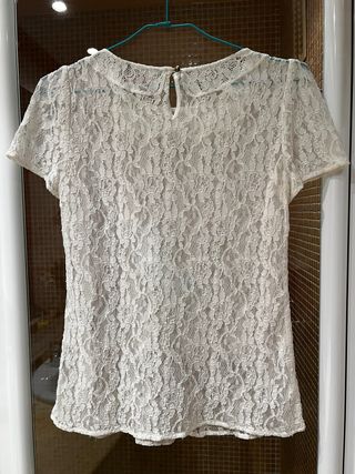Camiseta blanca de encaje