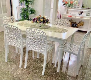 6 Sillas de Plástico Blancas