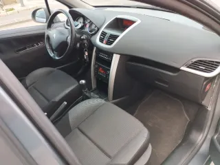 Peugeot 207 1.6 hdi 2011