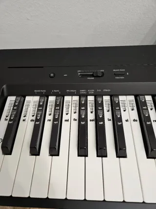 Piano Digital Yamaha P-145BT