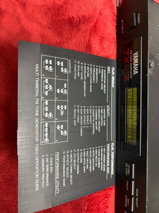 Sintetizador Yamaha TX81Z