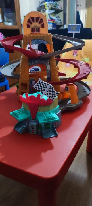 Montaña Radiador Springs Cars