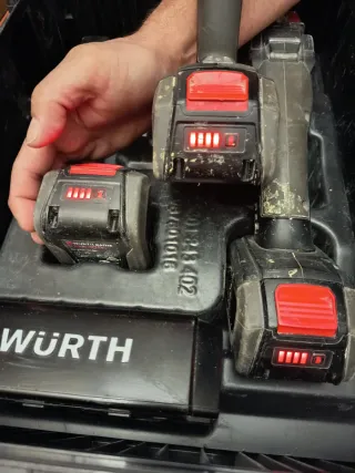 Taladro y amoladora baterías y cargador Wurth