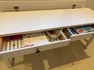 Escritorio infantil blanco