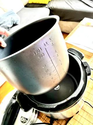 Olla Robot Cecotec modelo D