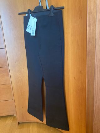 Pantalón negro flare
