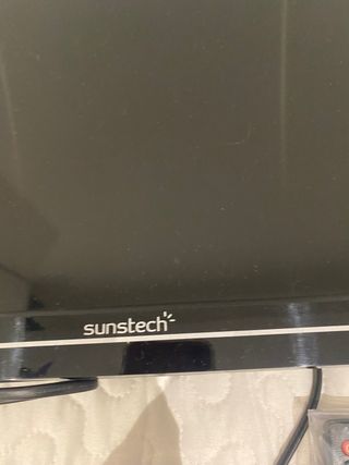 Televisión Sunstech 21 pulgada con soporte pared