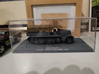 Coches a escala 1:43, 10€ cada uno menos el porche