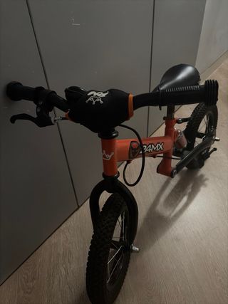 Bicicleta de equilibrio infantil naranja