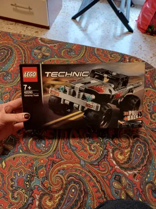 LEGO Technic 42090 Getaway Truck