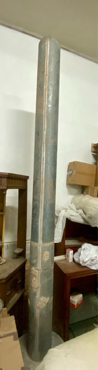 Tubo chimenea metálico con caperuza