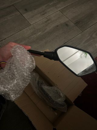 Retrovisores negros para moto