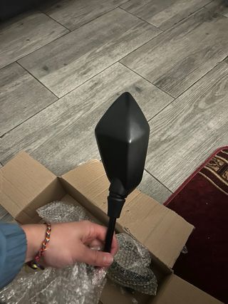 Retrovisores negros para moto