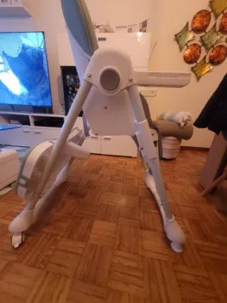 Trona convertible en silla infantil