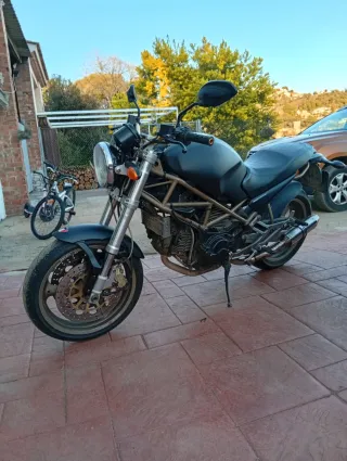 Ducati Monster 750cc Negra