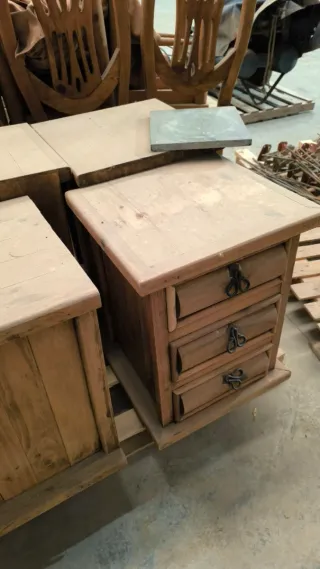 Sillas, sillón  de madera antiguas