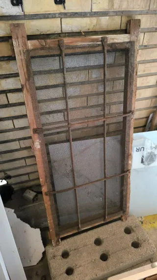 Sillas, sillón  de madera antiguas