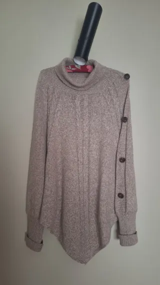 Jersey de punto beige con botones