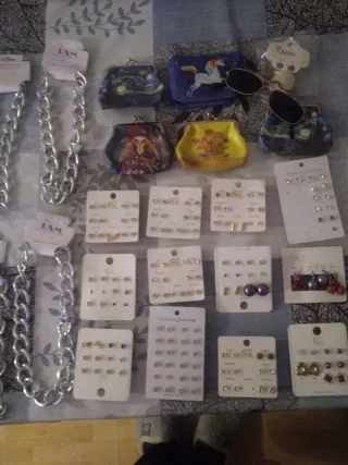 Lote Bisutería Collares y Pendientes