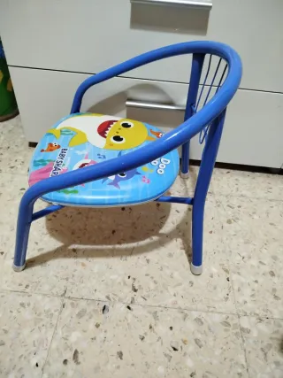 Silla infantil Baby Shark azul