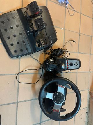 Volante Logitech G27 con pedales y palanca cambios