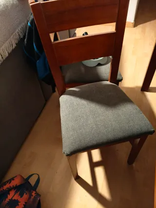 Mesa extensible cristal y 6 sillas madera